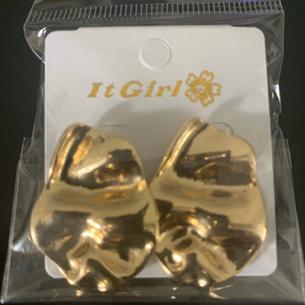 Gold metal modern earrings
